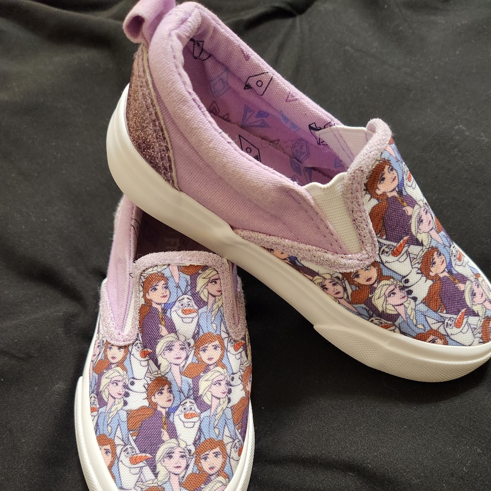 Girl shoes